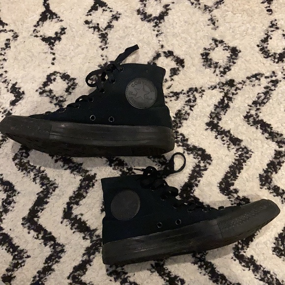 US 7 black on black converse chuck taylor hi - Picture 1 of 5